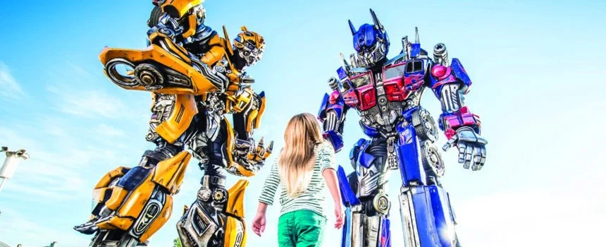 Girl meeting Bumblebee and Optimus Prime at Universal Studios Florida